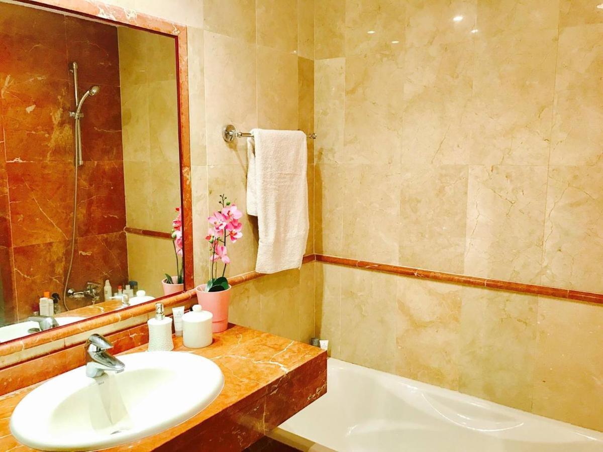 Hacienda Del Sol Deluxe Beachside Lägenhet Estepona